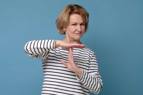 What are the top three stretching exercises for curling athletes?